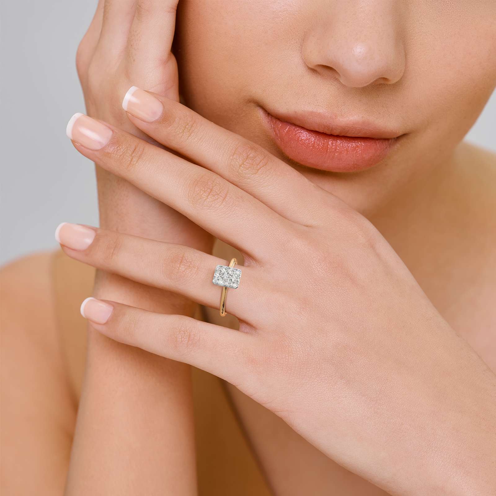 Emerald Glory Diamond Ring