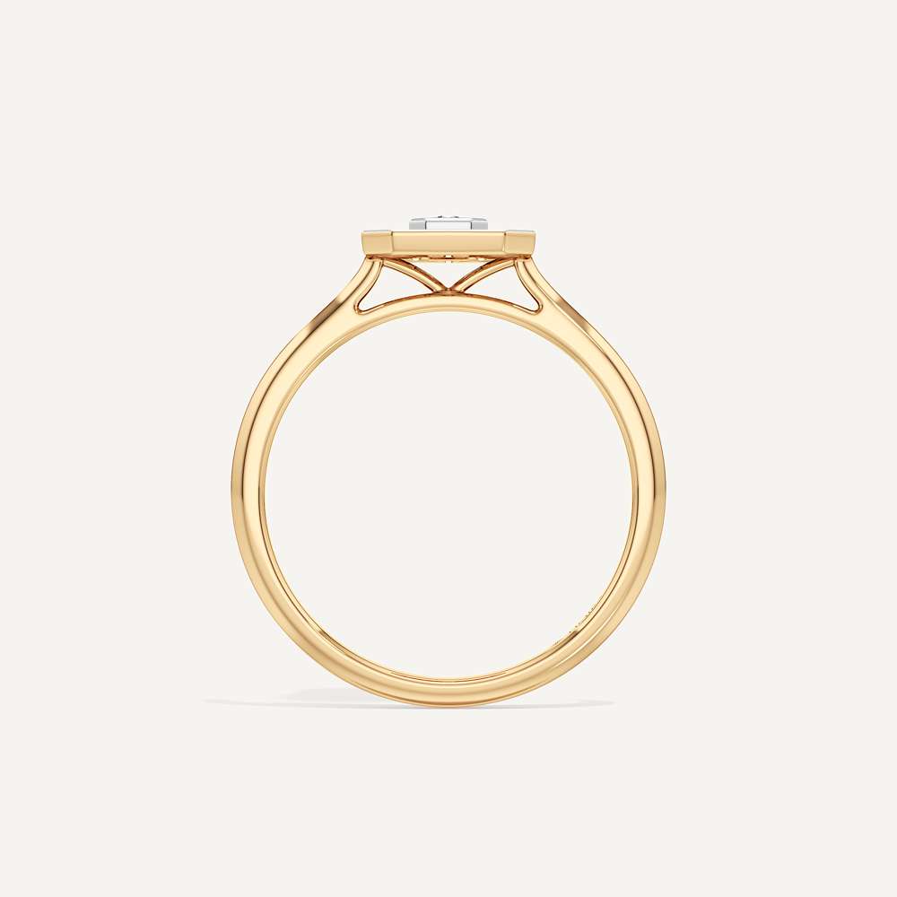 Majestic Emerald Diamond Ring