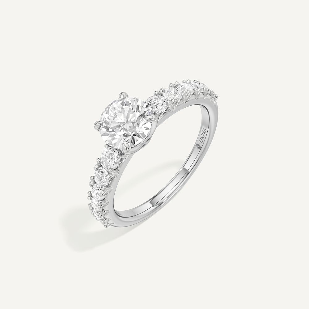 Graduated Side Stone Diamond
