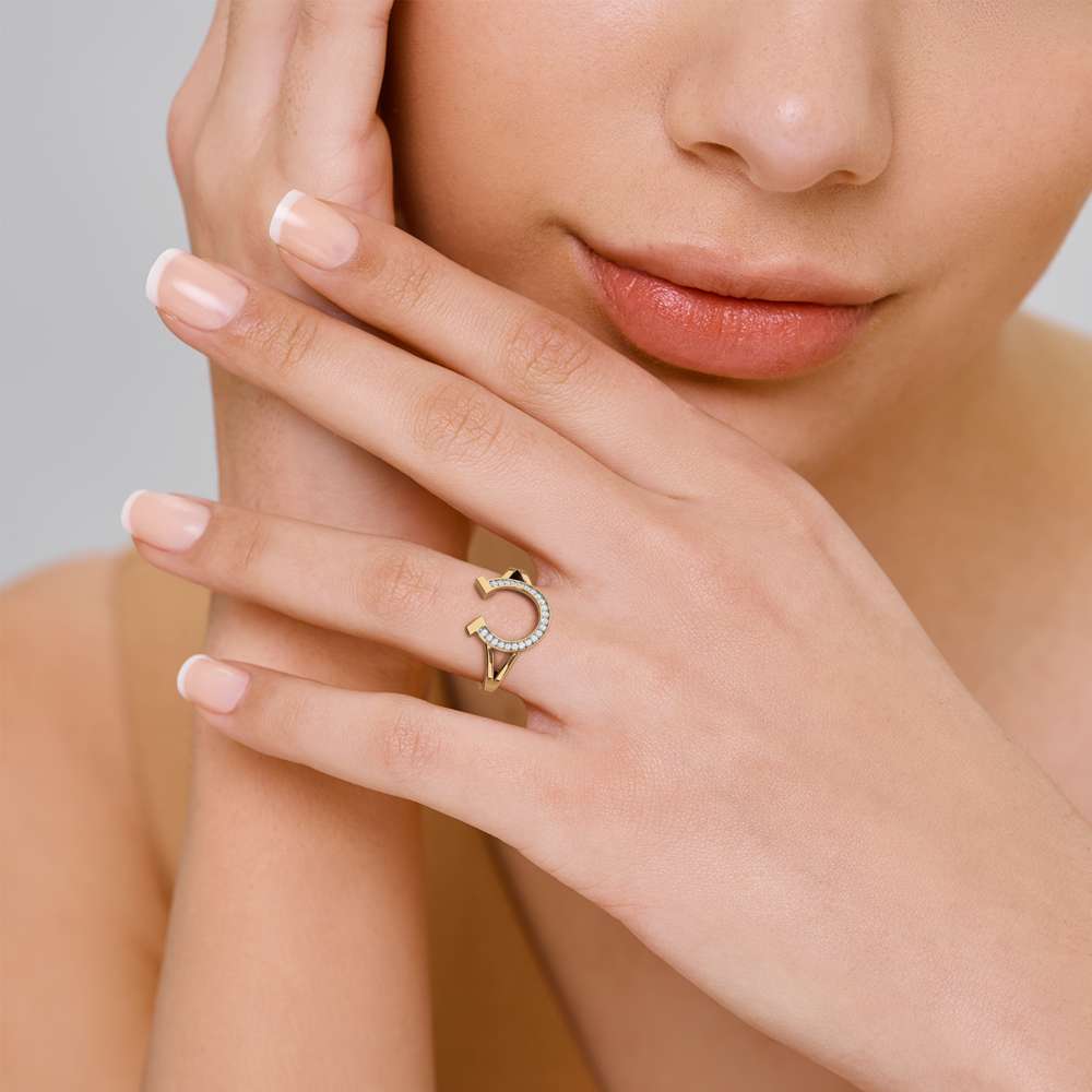 Fortuna Classic Horseshoe Ring